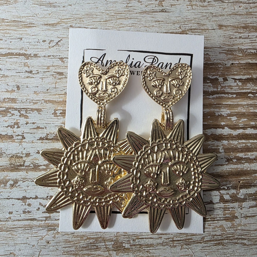 🌞Gold Sun and Heart Earrings🌞